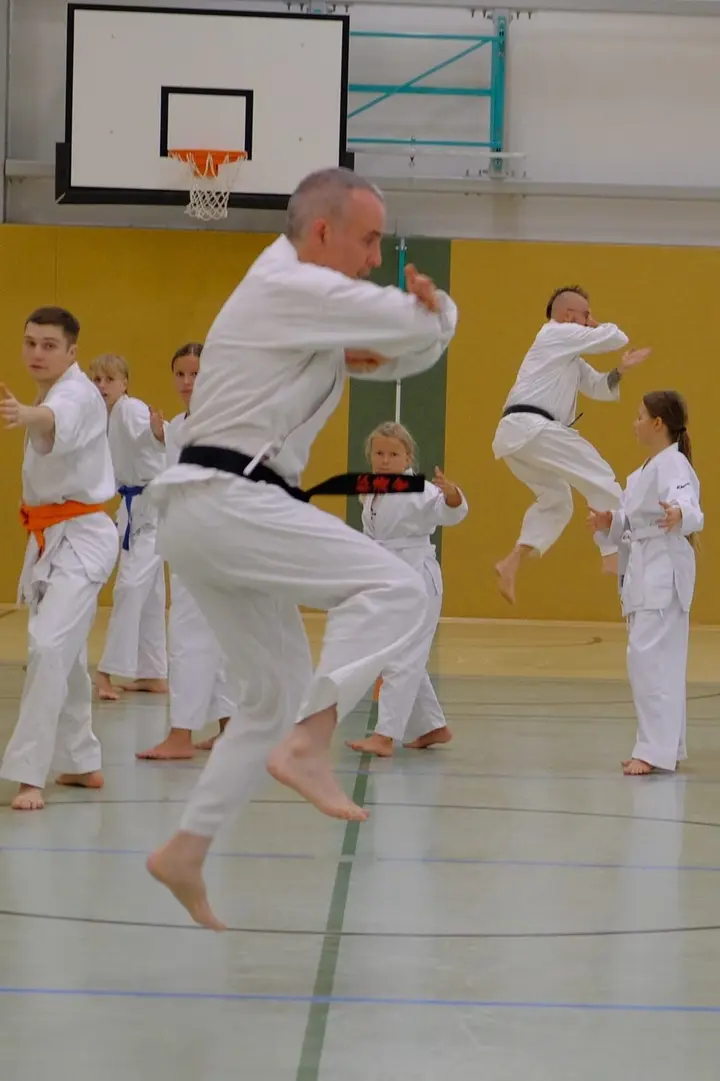 A junior jumping during training in Plauen
